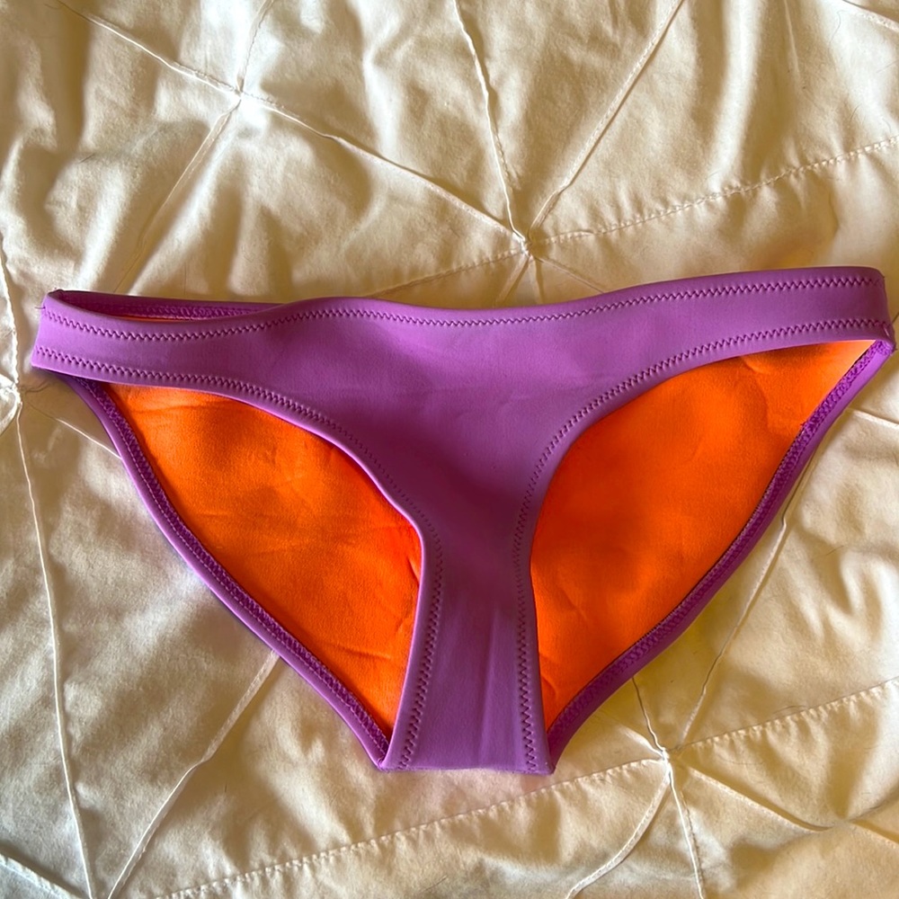 Triangl bikini bottom. Purple and orange.